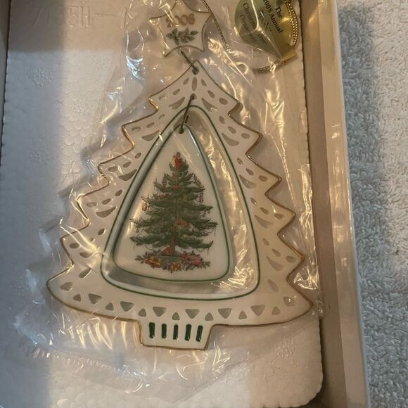 Spode 2008 annual mobile ceramic Christmas tree ornament. B1 - Picture 2 of 4